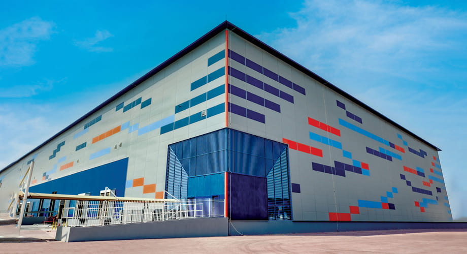 مجموعة كيزاد تقود مسيرة تطوير البنية التحتية والتنمية الاقتصادية في إمارة أبوظبي