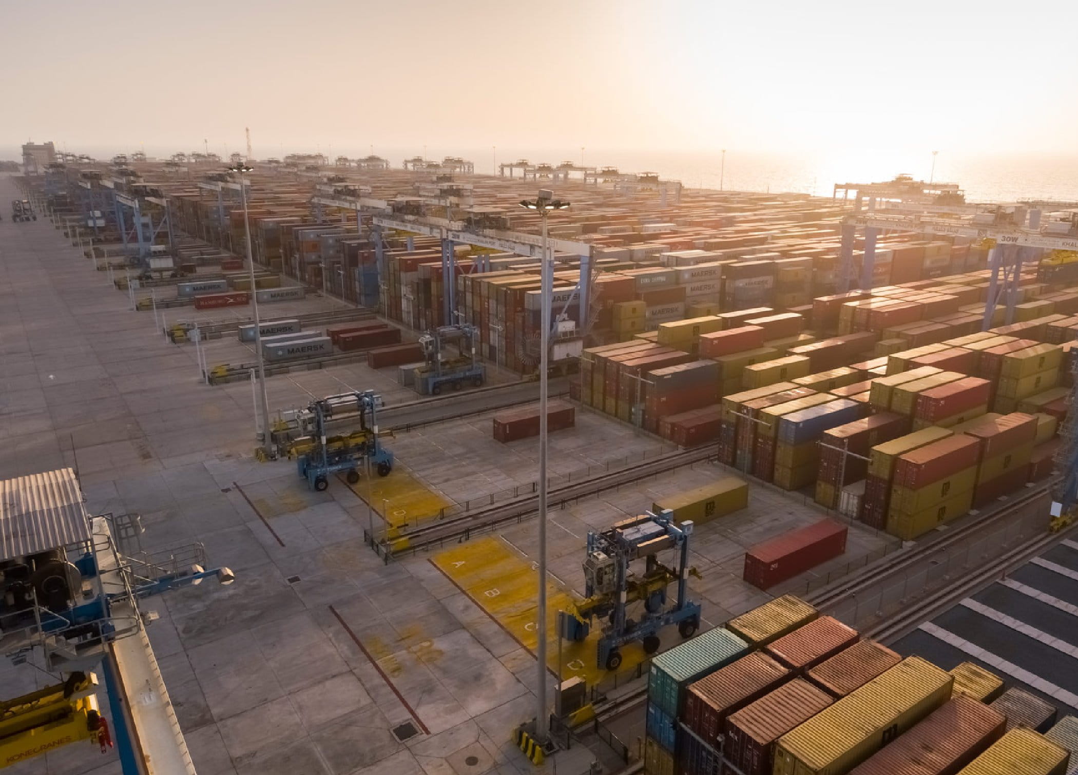 مجموعة موانئ أبوظبي تحصد 17 جائزة أعمال دولية